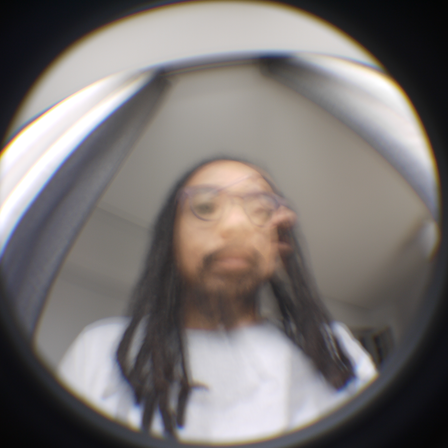 Foto de uma pessoa preta. Totalmente fora de foco usando dupla exposição e uma lente fisheye